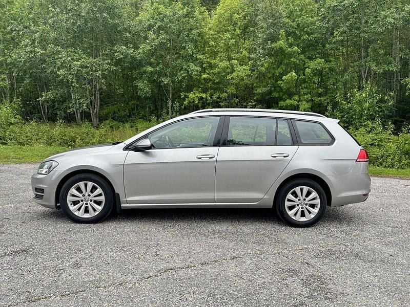 Silver Begagnad 2015 VW Golf VII Kombi | 106 000 kr (Marknadspris) - Bild 1/4