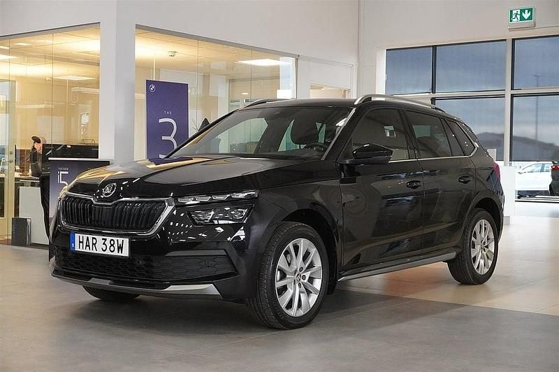 Svart Begagnad 2021 Skoda Kamiq SUV | 229 000 kr (Marknadspris) - Bild 1/4