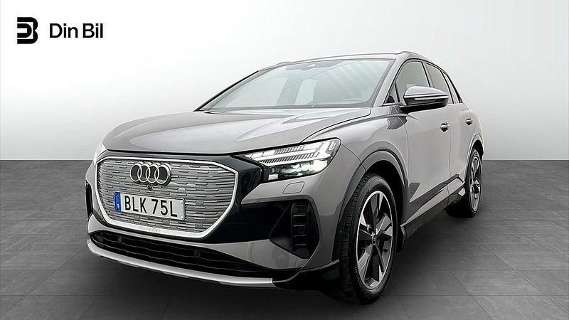 Grå Begagnad 2023 Audi Q4 e-tron Proline SUV | 409 000 kr (Marknadspris) - Bild 1/4