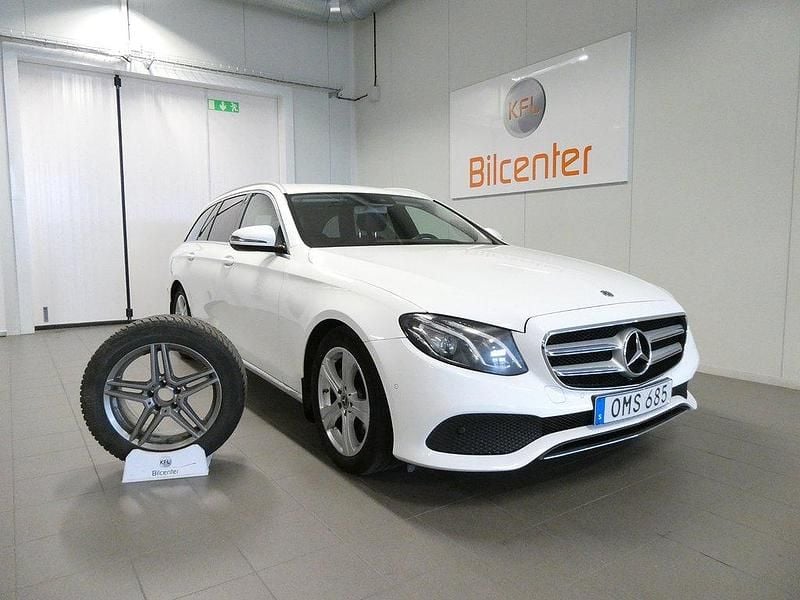 Vit Begagnad 2018 Mercedes E200 Kombi | 199 900 kr (Marknadspris) - Bild 1/4