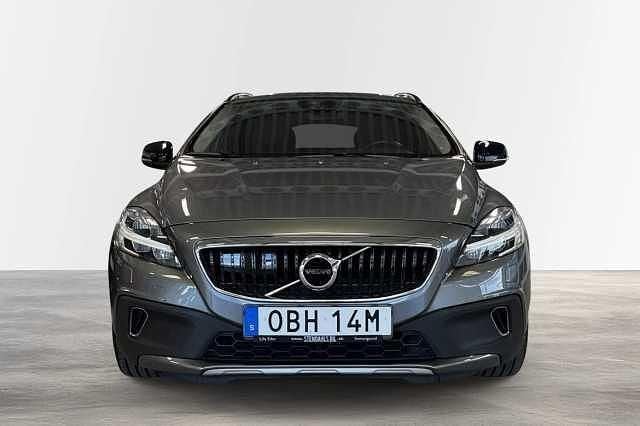 Begagnad Volvo V40 CC 151 HK (111 kW) 2019 Grå Kombi