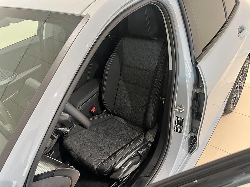 Begagnad BMW 120 M Sport 170 HK (125 kW) 2025 Grå Halvkombi