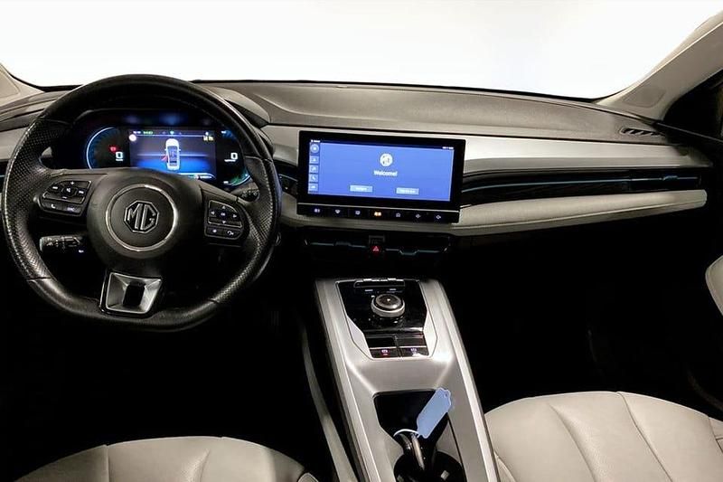 Begagnad MG MG5 EV Long Range Luxury 116 kW (158 HK) 2022 Svart Kombi