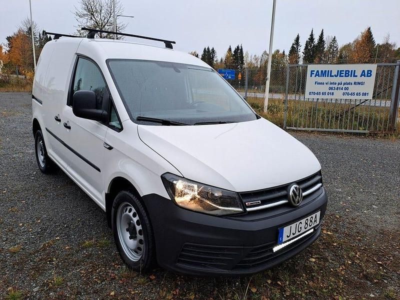 Vit Begagnad 2019 VW Caddy Minibuss | 279 000 kr - Bild 1/4