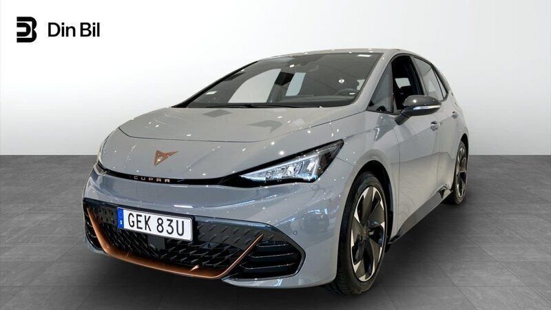 Ljusgrå (vapor grey) Begagnad 2024 Cupra Born e-Boost Halvkombi | 329 900 kr (Marknadspris) - Bild 1/4
