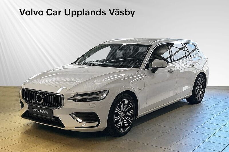 Vit Begagnad 2022 Volvo V60 Inscription Kombi | 374 900 kr (Marknadspris) - Bild 1/3