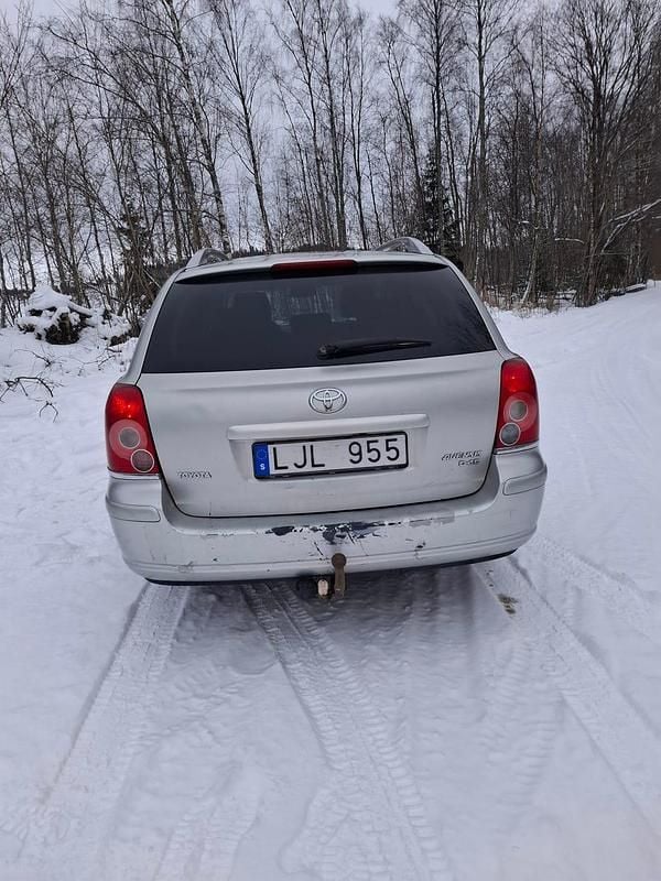 Begagnad Toyota Avensis 177 HK (130 kW) 2007 Kombi
