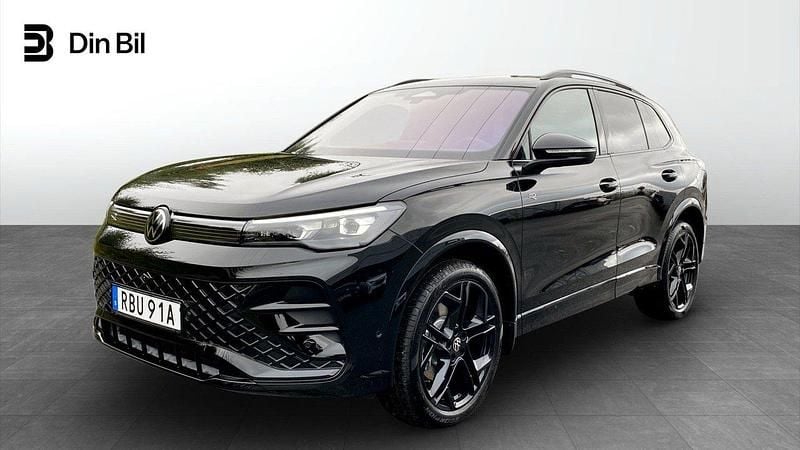 Svart Ny 2025 VW Tiguan R-line SUV | 579 900 kr (Marknadspris) - Bild 1/4