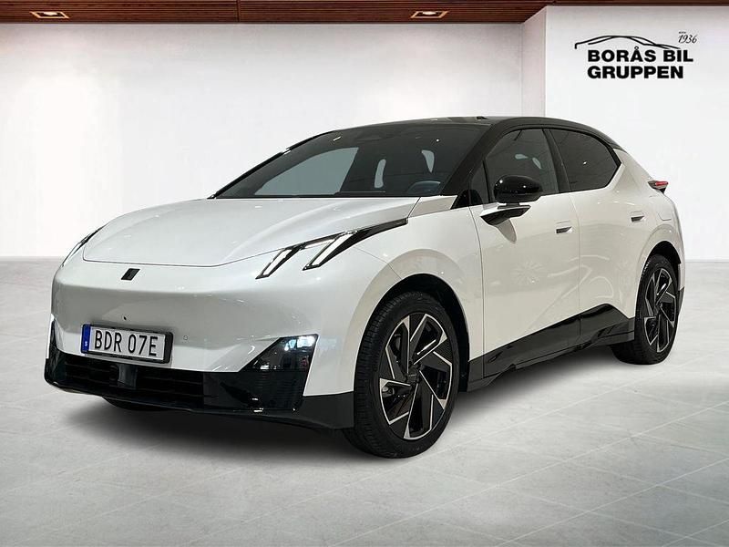 Vit Ny 2025 Lynk & Co 02 SUV | 474 995 kr - Bild 1/4