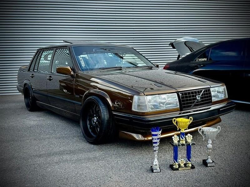 Begagnad 1990 Volvo 760 Sedan | 48 000 kr - Bild 1/4