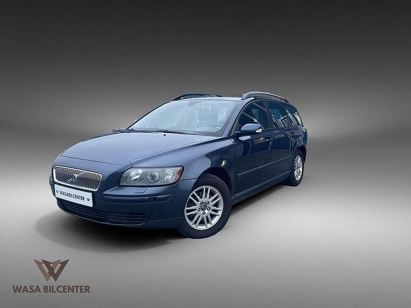 Blå Begagnad 2005 Volvo V50 Kombi | 39 900 kr (Marknadspris) - Bild 1/4
