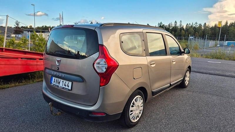 Begagnad Dacia Lodgy 116 HK (85 kW) 2014 Ljusbrun Minibuss