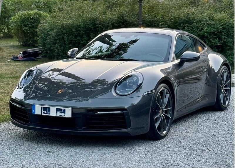 Grå Begagnad 2022 Porsche 911 Carrera 4S Sportkupé | 1 449 000 kr (Superpris) - Bild 1/4