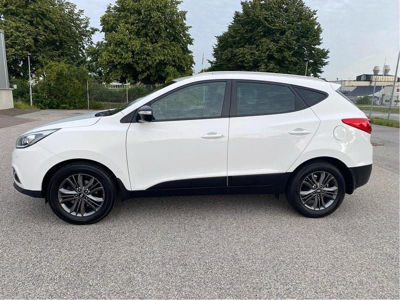 Vit Begagnad 2015 Hyundai ix35 Premium SUV | 75 000 kr (Bra pris) - Bild 1/4