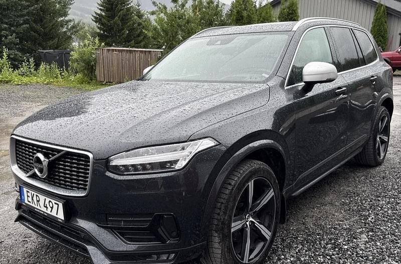 Grå Begagnad 2018 Volvo XC90 R-Design SUV | 345 000 kr (Superpris) - Bild 1/4
