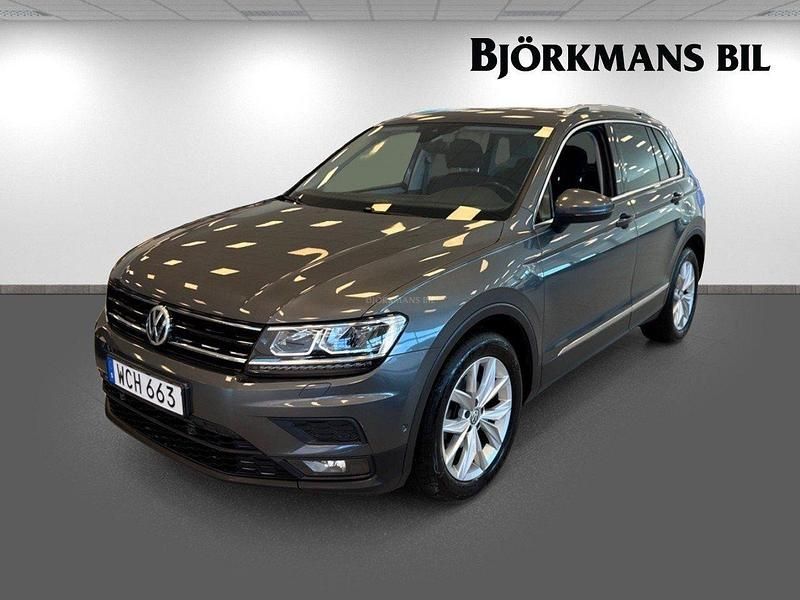 Silver Begagnad 2018 VW Tiguan SUV | 209 900 kr (Marknadspris) - Bild 1/4