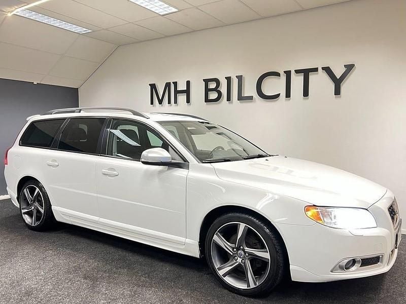 Vit Begagnad 2013 Volvo V70 R-Design Kombi | 74 900 kr (Bra pris) - Bild 1/4