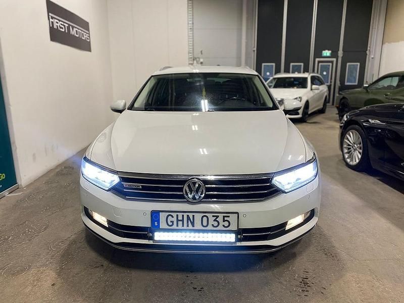 Begagnad VW Passat GT 190 HK (139 kW) 2015 Vit Kombi