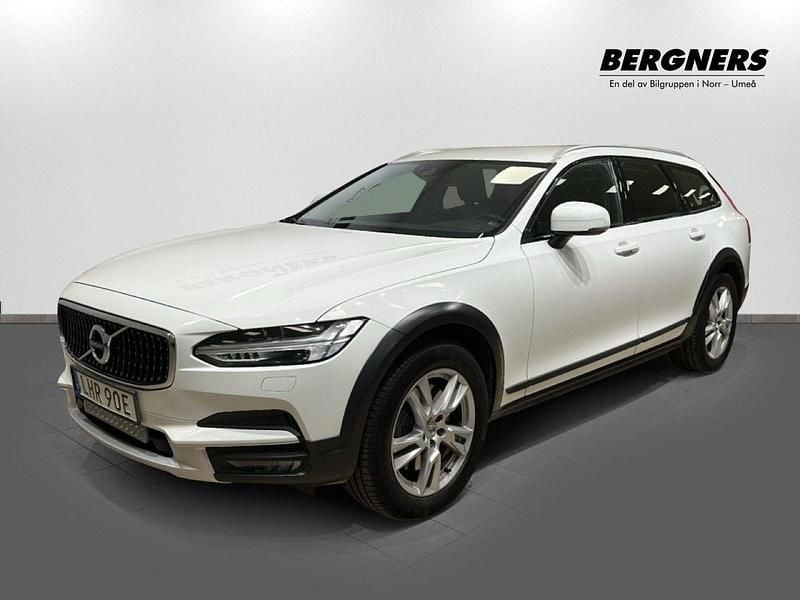 Vit Begagnad 2019 Volvo V90 CC Momentum Kombi | 269 900 kr (Marknadspris) - Bild 1/4