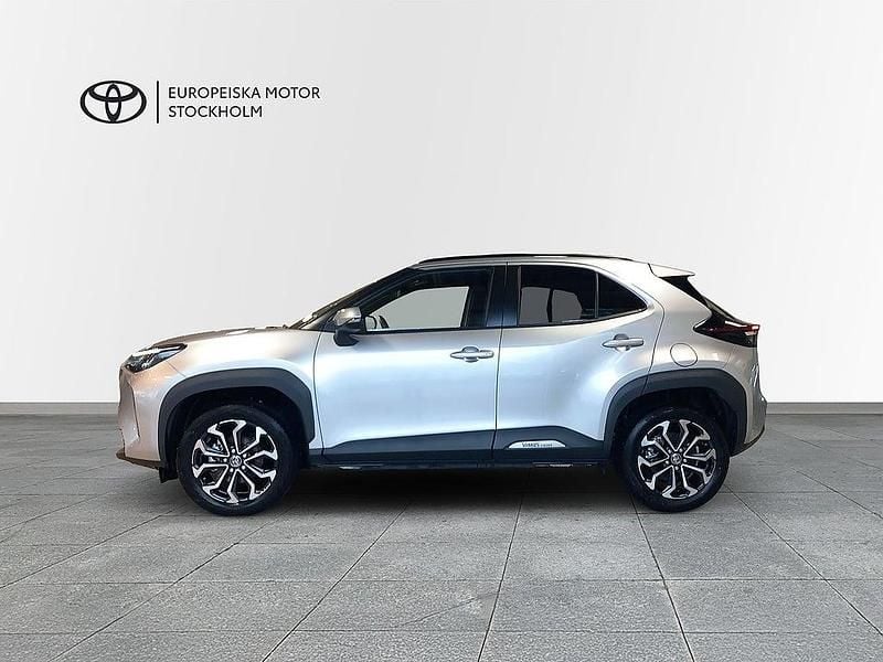 Begagnad Toyota Yaris Cross Active 92 HK (67 kW) 2025 Silver SUV