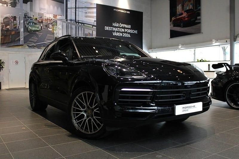 Chromite black metallic Begagnad 2023 Porsche Cayenne Platinum Edition SUV | 785 000 kr - Bild 1/4