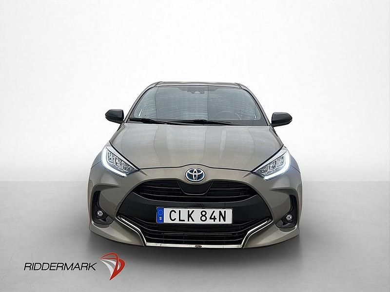 Begagnad Toyota Yaris 2021 Grön Halvkombi