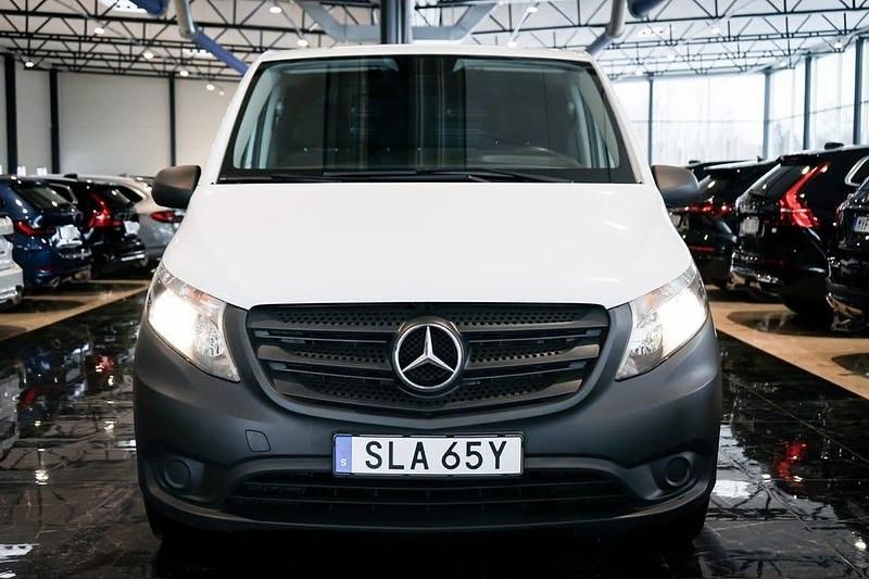 Begagnad Mercedes e-Vito 85 kW (116 HK) 2022 Vit Minibuss