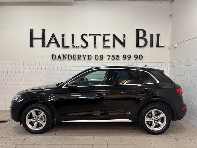 Svart (svart metallic) Begagnad 2017 Audi Q5 Proline SUV | 239 000 kr (Dyr) - Bild 1/4