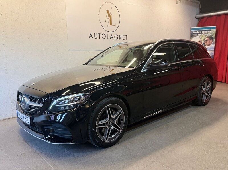 Svart Begagnad 2019 Mercedes C200 AMG line Kombi | 204 900 kr (Marknadspris) - Bild 1/4
