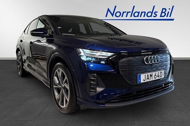 Navarrablå metallic Begagnad 2024 Audi Q4 Sportback e-tron Proline SUV | 549 000 kr (Marknadspris) - Bild 1/4