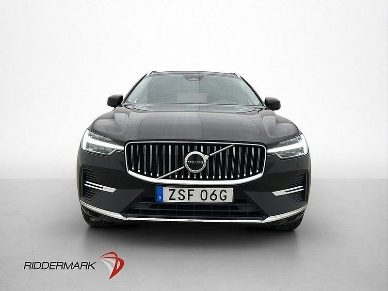 Begagnad Volvo XC60 Core 350 HK (257 kW) 2022 Svart SUV