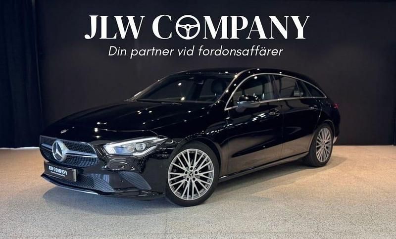 Svart Begagnad 2020 Mercedes CLA180 Shooting Brake Kombi | 279 000 kr (Marknadspris) - Bild 1/4