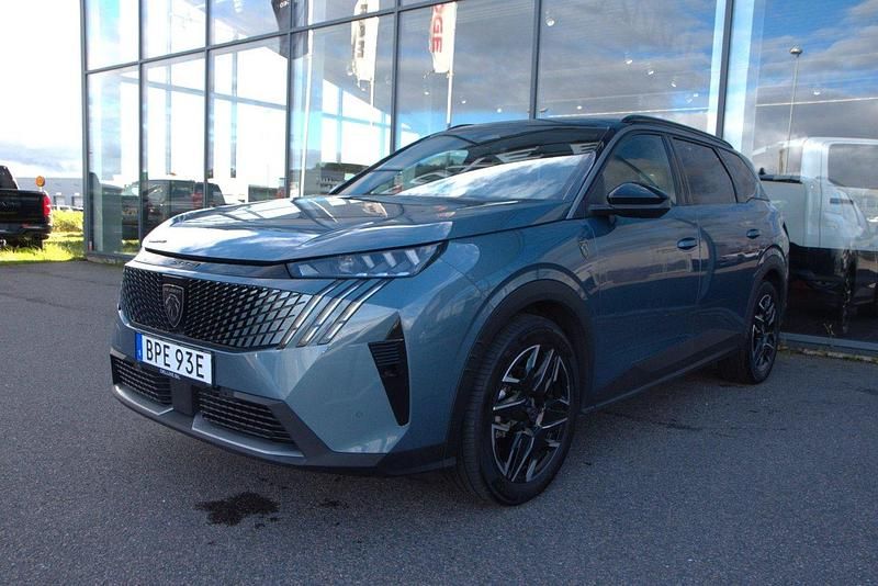 Blå Begagnad 2024 Peugeot 5008 GT Minibuss | 379 000 kr - Bild 1/4