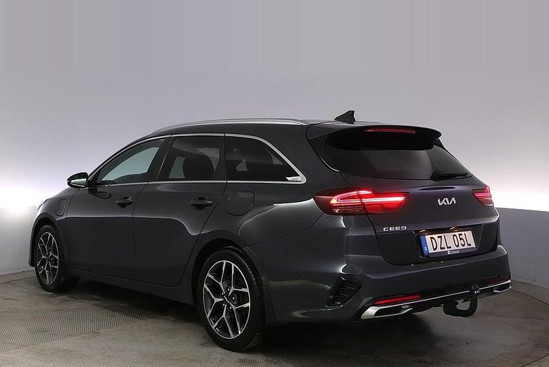 Begagnad Kia Ceed Sportswagon Advance 141 HK (103 kW) 2021 Grå Kombi