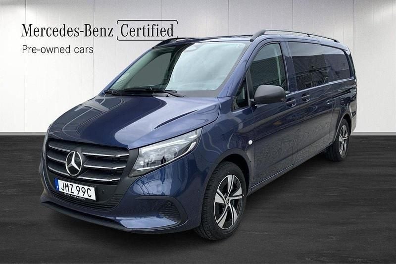 Blå (blue) Begagnad 2025 Mercedes Vito Minibuss | 799 875 kr (Dyr) - Bild 1/4