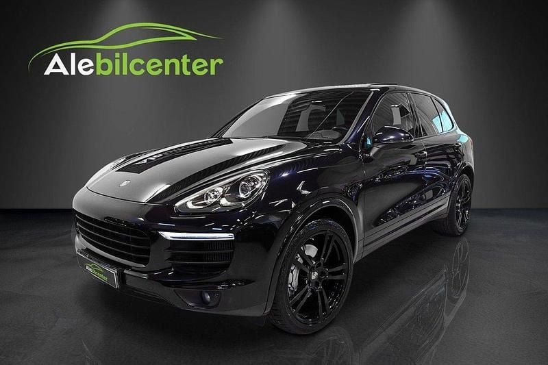 Svart Begagnad 2015 Porsche Cayenne S SUV | 334 900 kr (Marknadspris) - Bild 1/4