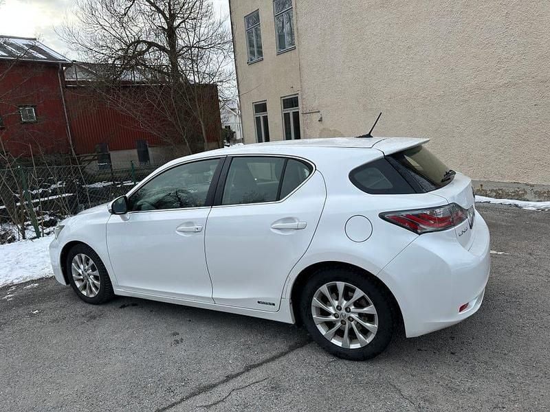 Begagnad Lexus CT200h 136 HK (100 kW) 2012