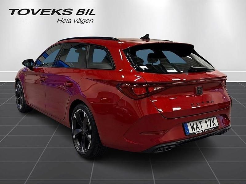 Begagnad Cupra Leon 150 HK (110 kW) 2023 Desire red