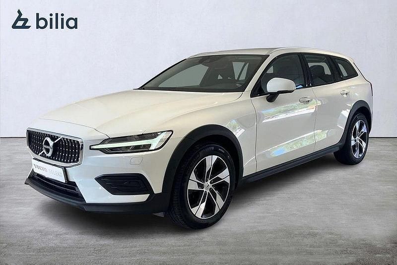 Vit Begagnad 2022 Volvo V60 CC Kombi | 359 000 kr (Bra pris) - Bild 1/3
