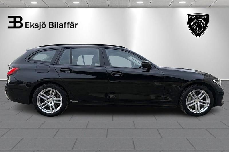 Begagnad BMW 330 Sport Line 292 HK (214 kW) 2021 Svart Kombi