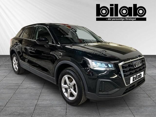 Brilliantsvart Begagnad 2022 Audi Q2 Proline SUV | 229 000 kr (Marknadspris) - Bild 1/4