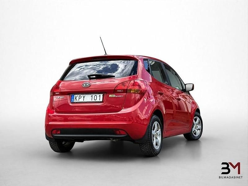 Begagnad Kia Venga 90 HK (66 kW) 2010 Röd Halvkombi