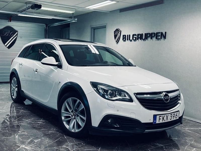 Begagnad Opel Insignia 170 HK (125 kW) 2016 Vit Kombi