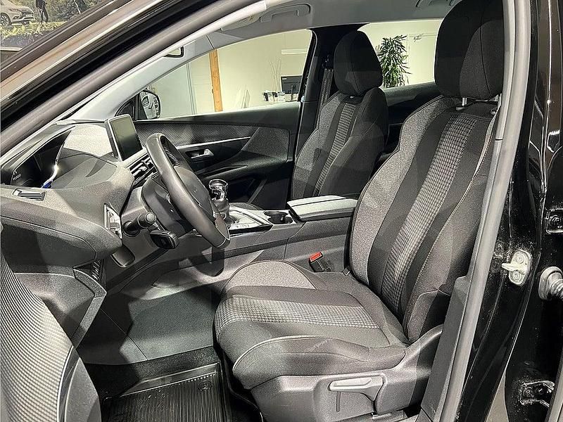 Begagnad Peugeot 3008 Active 131 HK (96 kW) 2021 Svart SUV