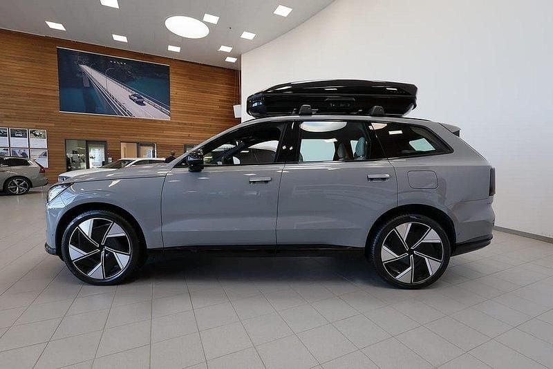 Grå Begagnad 2024 Volvo EX90 Performance SUV | 1 079 000 kr (Marknadspris) - Bild 1/4
