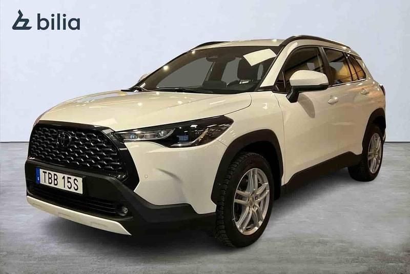 Vit Begagnad 2024 Toyota Corolla Cross SUV | 359 900 kr - Bild 1/1