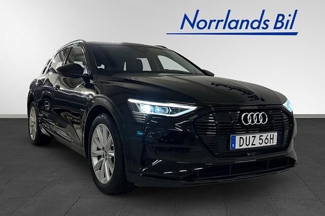 Svart Begagnad 2021 Audi e-tron Proline SUV | 369 000 kr (Marknadspris) - Bild 1/4