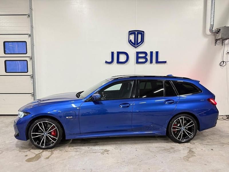 Begagnad BMW 330 M Sport 292 HK (214 kW) 2023 Blå Kombi