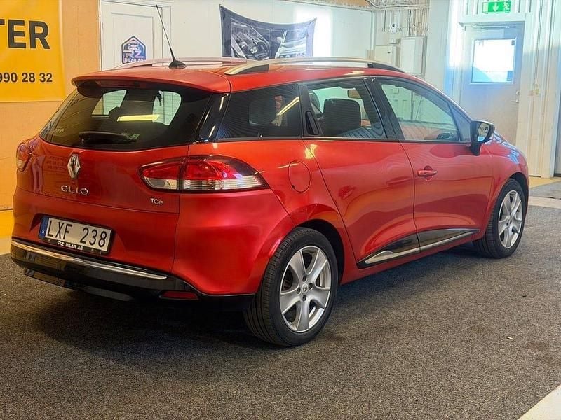 Begagnad Renault Clio IV 90 HK (66 kW) 2013 Röd Kombi