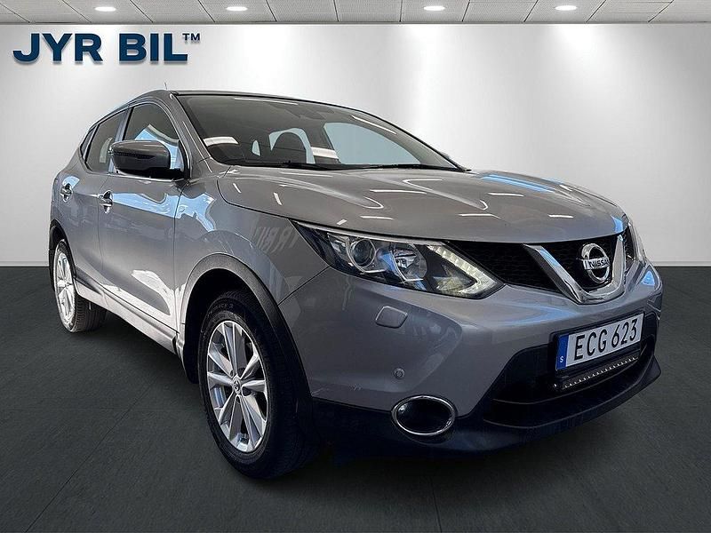 Silver Begagnad 2016 Nissan Qashqai SUV | 134 900 kr (Marknadspris) - Bild 1/4